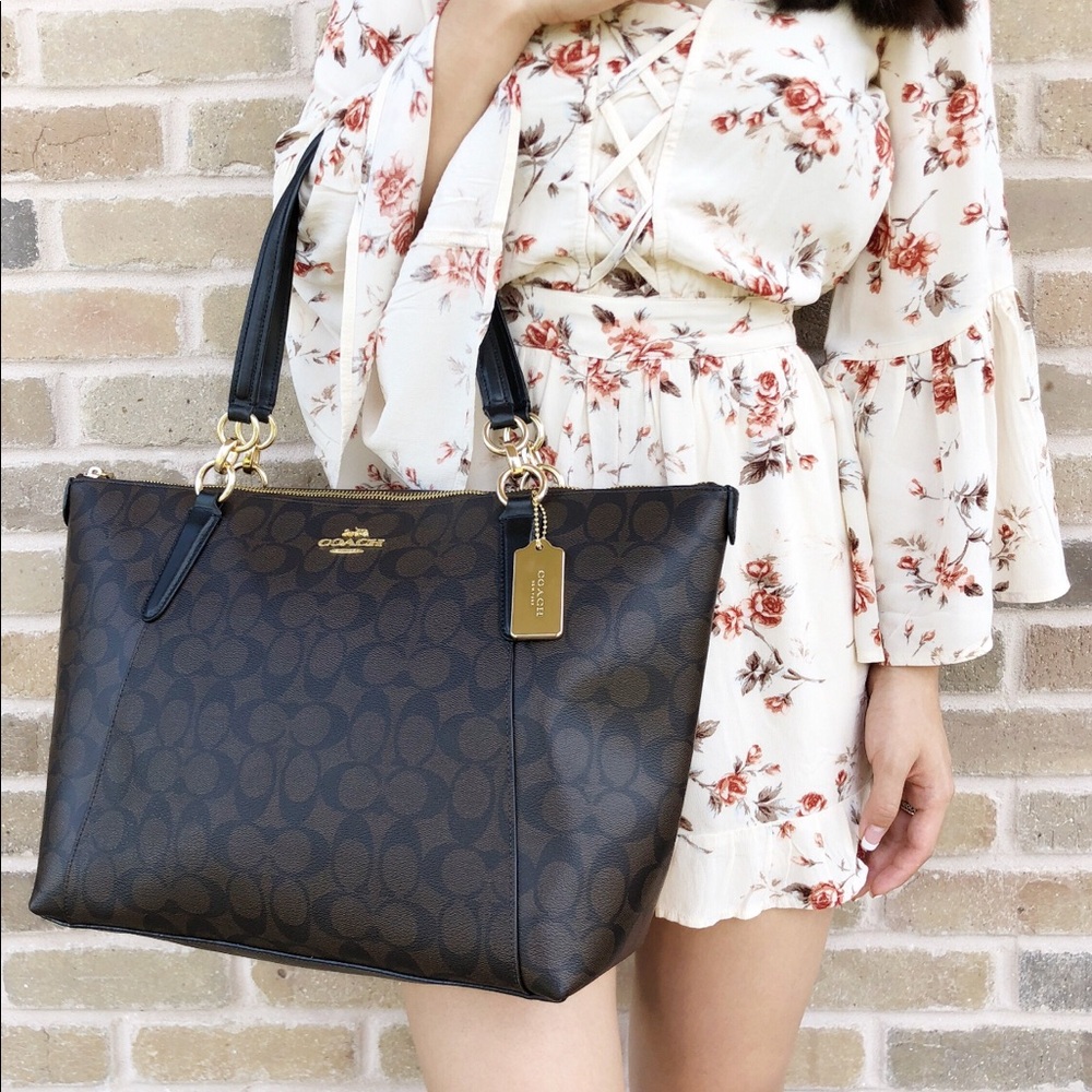 🌺🌺🌺- NWT Coach Large Tote - Picture 4 of 8